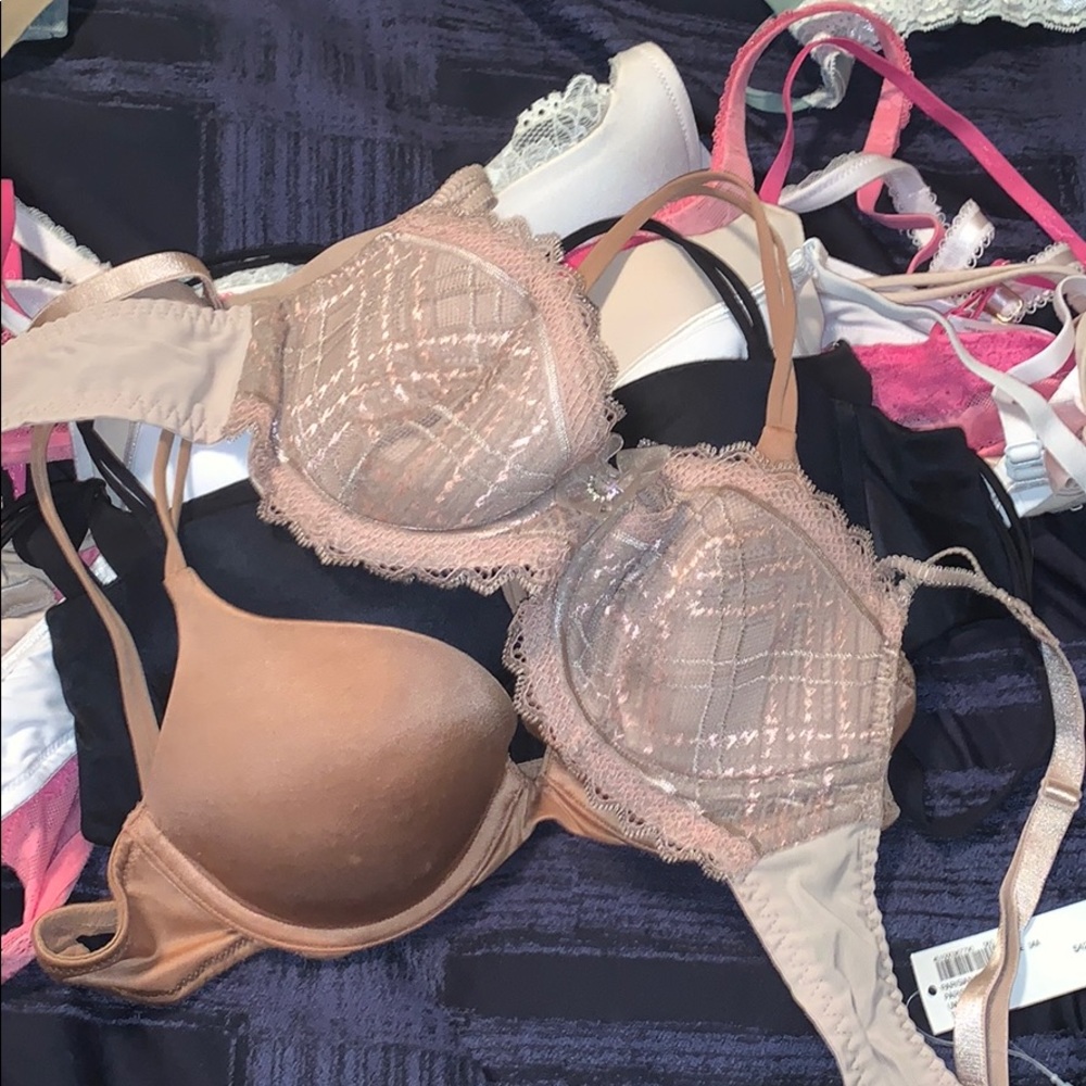 TOTAL OF 9 BRAS BARELY WORN!